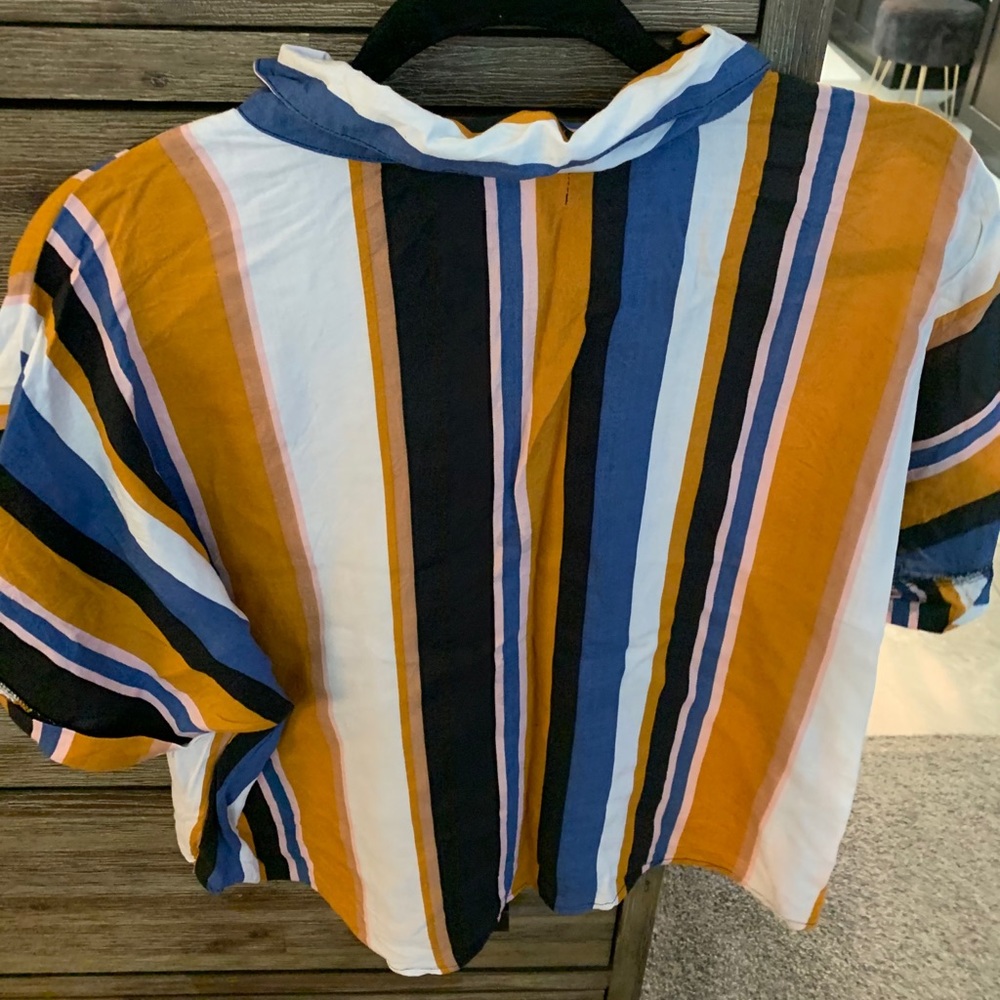 Cropped shirt - Picture 2 of 4